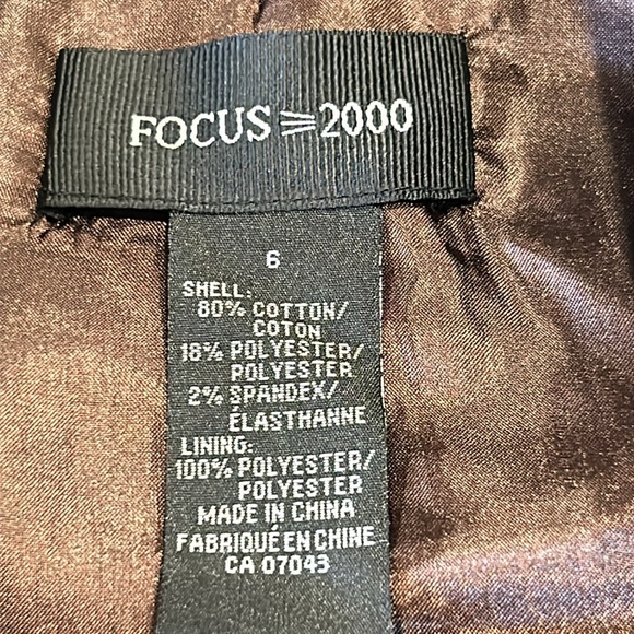 13- FOCUS 2000, Size 6 blue trenchcoat with two pockets and belt - Picture 7 of 9